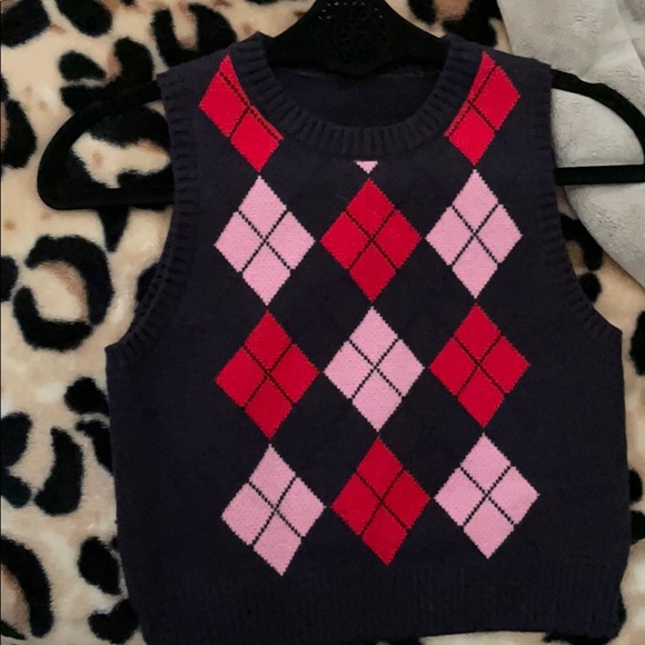 super cute & trendy y2k shirt <3 - Picture 2 of 4